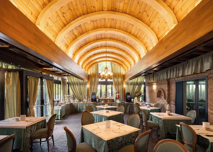 Lucrezia Borgia Отель Феррара