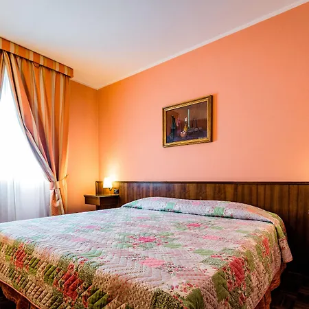 Lucrezia Borgia Otel