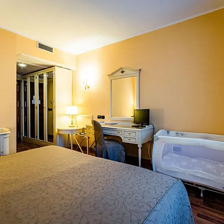 Lucrezia Borgia Otel 3*