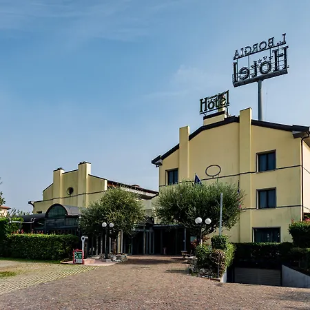 Lucrezia Borgia Hotel