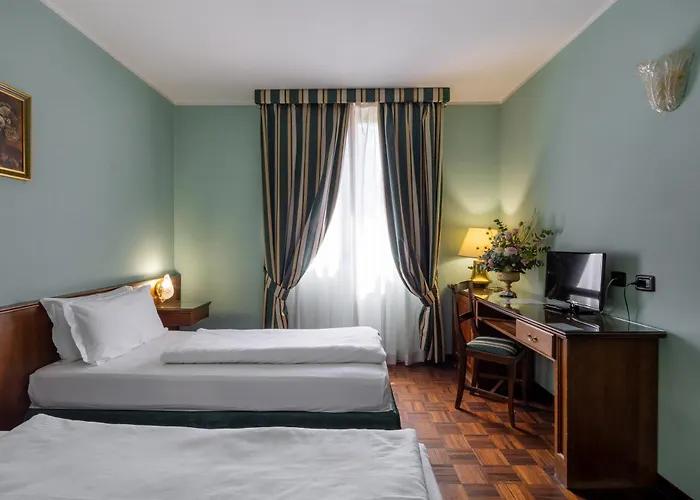 Lucrezia Borgia Отель