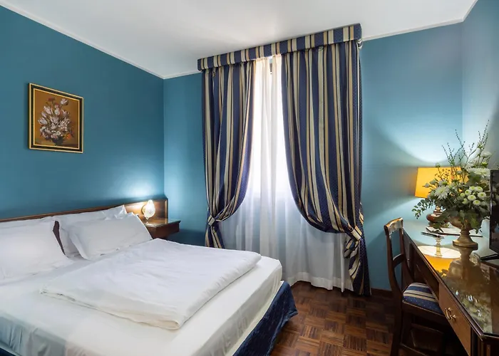 Lucrezia Borgia Отель