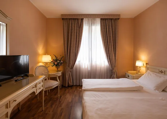 卢克雷齐娅波吉亚酒店